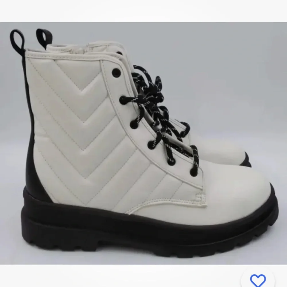 Wonder Nation Girls Ivory Quilted Combat Boots Size 1 NEW